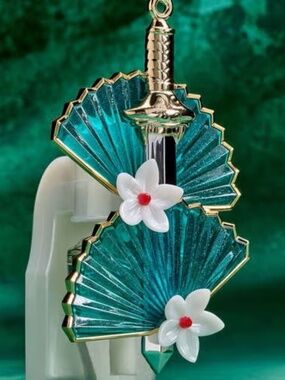 MULAN Nightlight Wallflowers Fragrance Plug